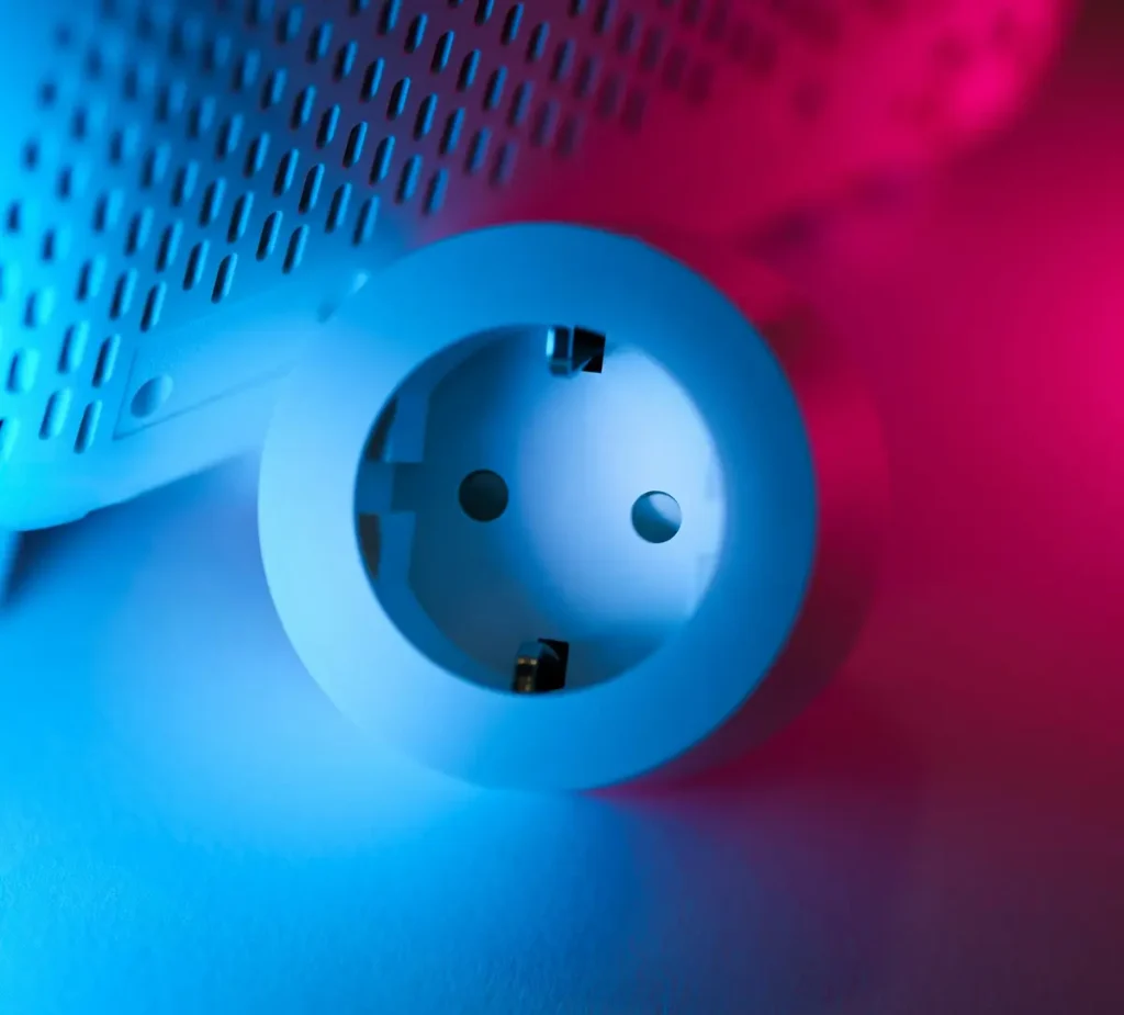 Smart plug used to monitor an appliance’s electricity consumption